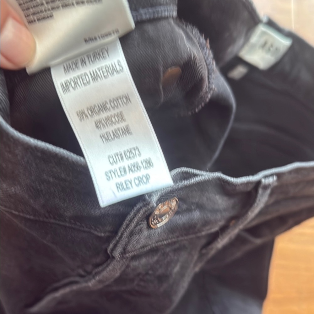 Black Agolde Riley Crop Jeans - Picture 3 of 7